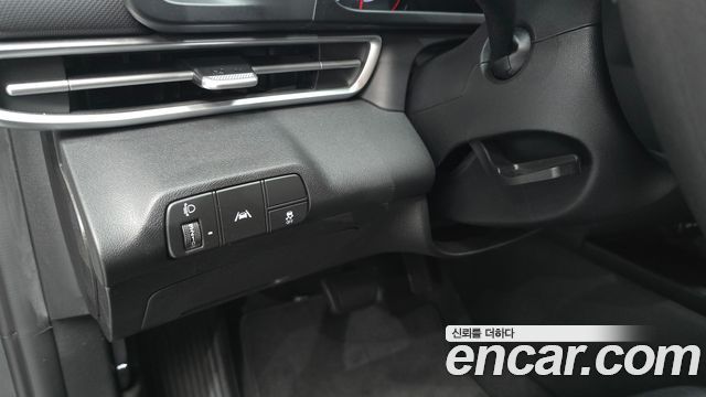 Hyundai AVANTE 2023 — photo 25