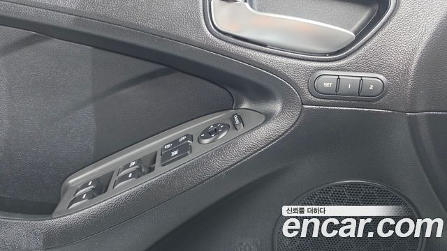 Kia K3 2016 — photo 11