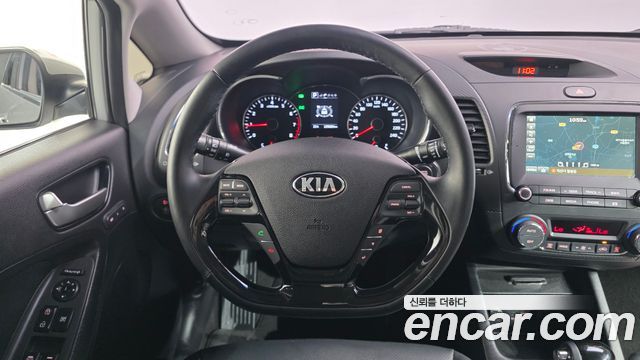 Kia K3 2016 — photo 13
