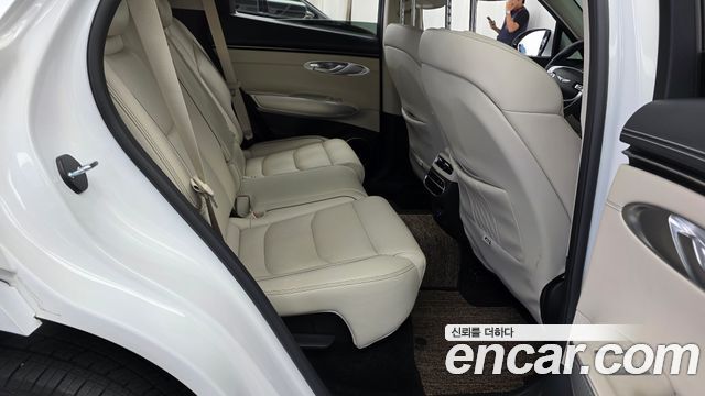 Genesis GV70 2024 — photo 17