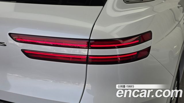 Genesis GV70 2024 — photo 9