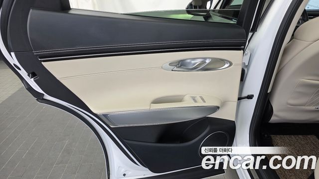 Genesis GV70 2024 — photo 15