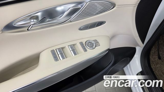 Genesis GV70 2024 — photo 27