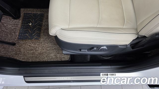 Genesis GV70 2024 — photo 31