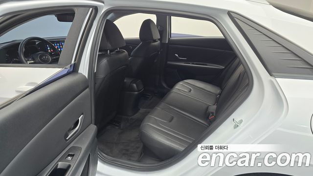 Hyundai AVANTE 2023 — photo 17