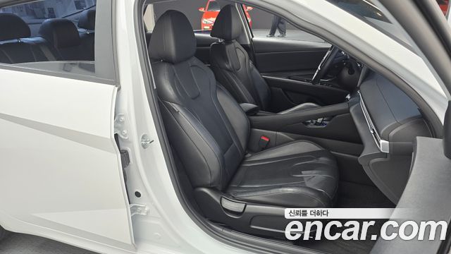 Hyundai AVANTE 2023 — photo 16
