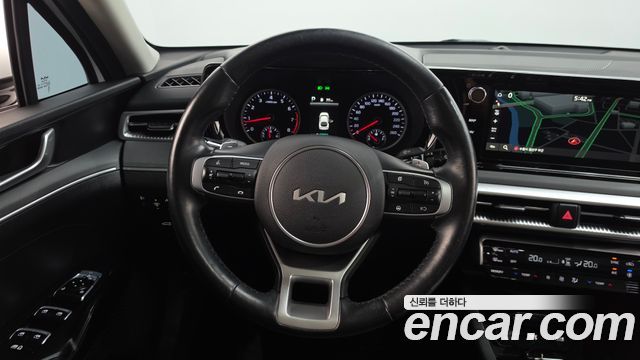 Kia K5 2023 — photo 18