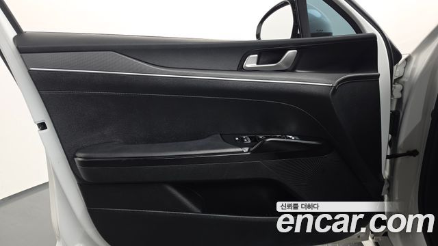 Kia K5 2023 — photo 14
