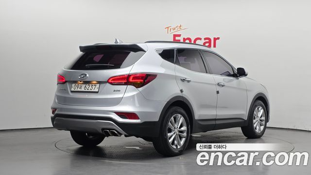 Hyundai Santafe 2018 — photo 2