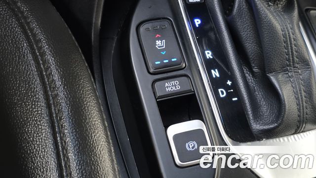 Hyundai Santafe 2018 — photo 25