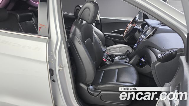 Hyundai Santafe 2018 — photo 16