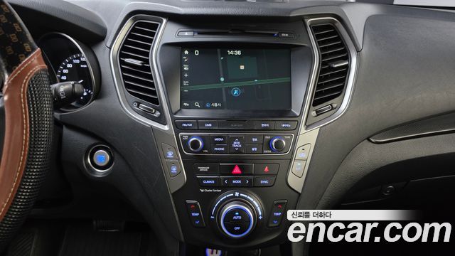 Hyundai Santafe 2018 — photo 28