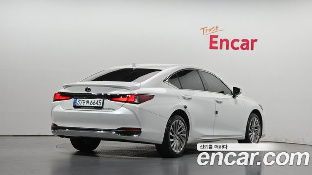 Lexus ES 2026 — photo 2