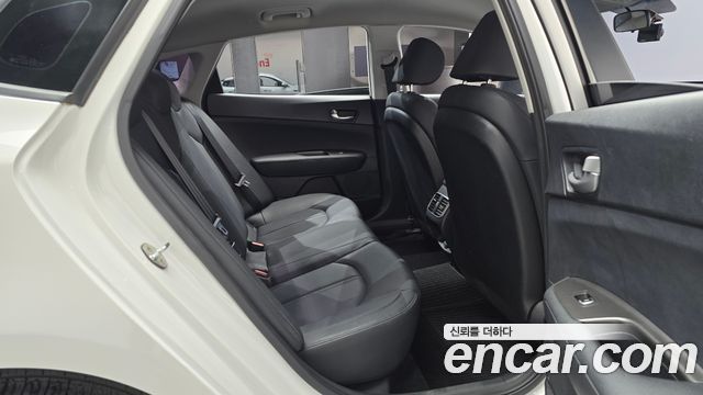 Kia K5 2019 — photo 17