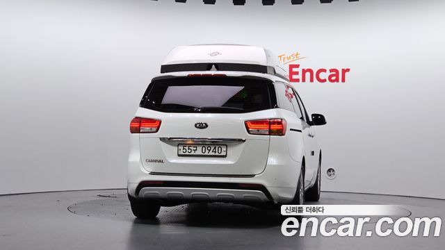 Kia Canival 2016 — photo 4