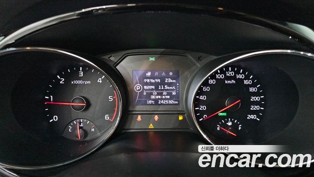 Kia Canival 2016 — photo 11