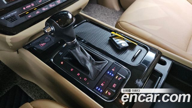 Kia Canival 2016 — photo 12