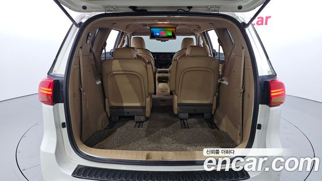 Kia Canival 2016 — photo 26