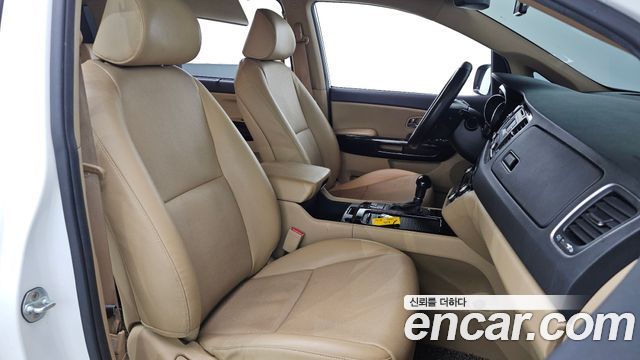 Kia Canival 2016 — photo 28