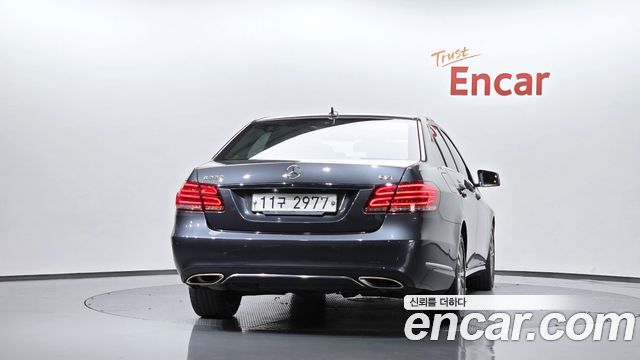 Mercedes-Benz E-Class 2016 — photo 4