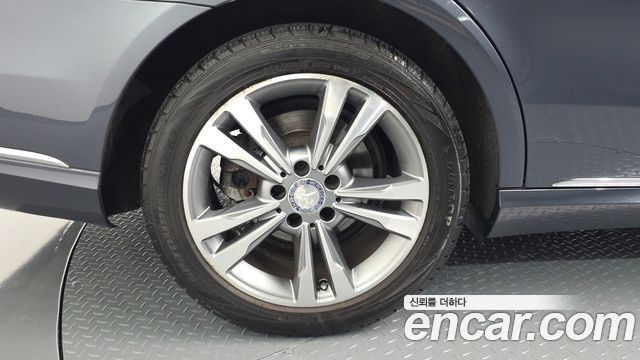 Mercedes-Benz E-Class 2016 — photo 5