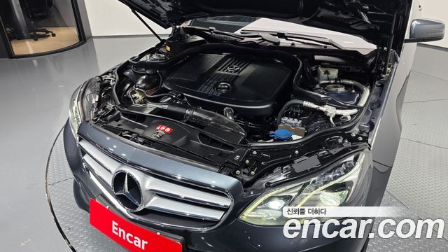 Mercedes-Benz E-Class 2016 — photo 6
