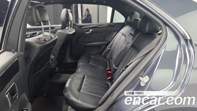 Mercedes-Benz E-Class 2016 — photo 18