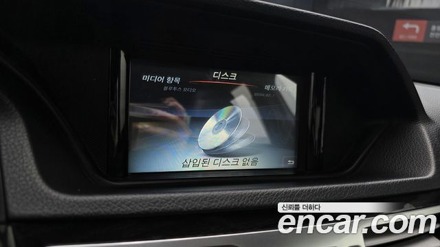 Mercedes-Benz E-Class 2016 — photo 22
