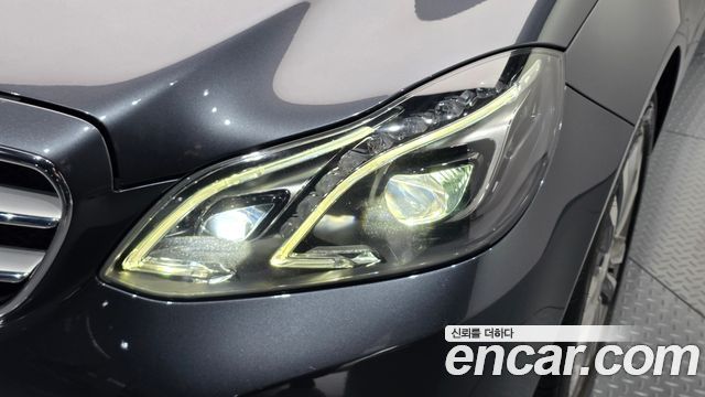 Mercedes-Benz E-Class 2016 — photo 8