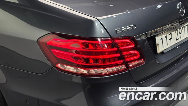 Mercedes-Benz E-Class 2016 — photo 9