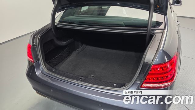 Mercedes-Benz E-Class 2016 — photo 35