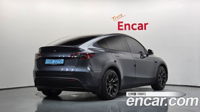 Tesla Model Y 2021 — photo 2