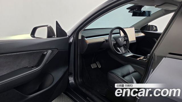 Tesla Model Y 2021 — photo 13
