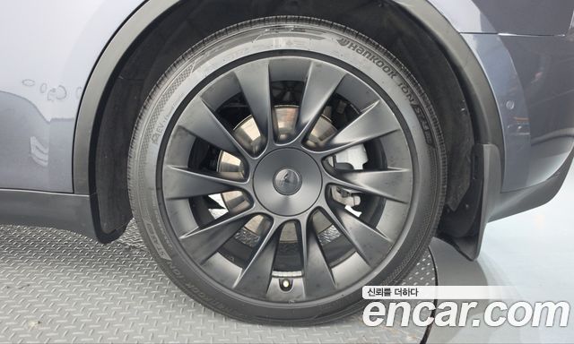 Tesla Model Y 2021 — photo 7