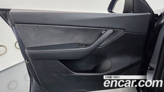 Tesla Model Y 2021 — photo 14