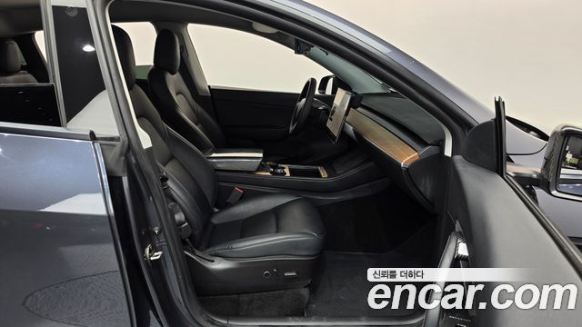 Tesla Model Y 2021 — photo 16