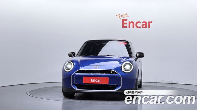 Mini Cooper 2024 — photo 3