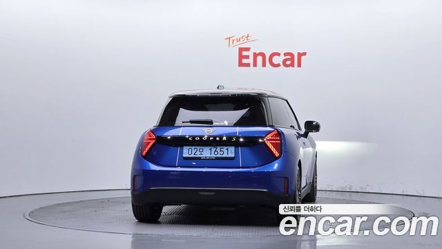 Mini Cooper 2024 — photo 4