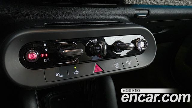 Mini Cooper 2024 — photo 12