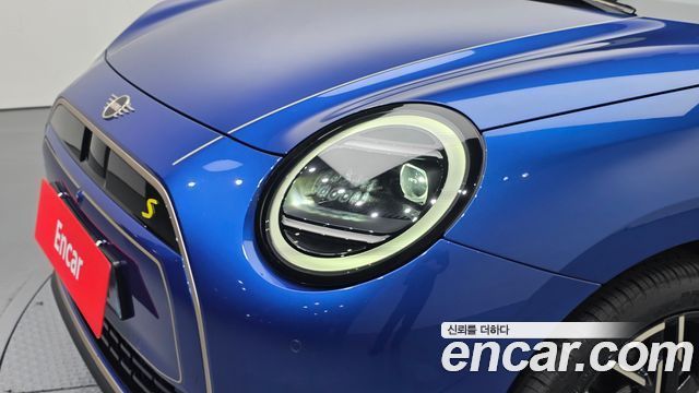 Mini Cooper 2024 — photo 8