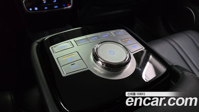 Genesis G80 2023 — photo 28
