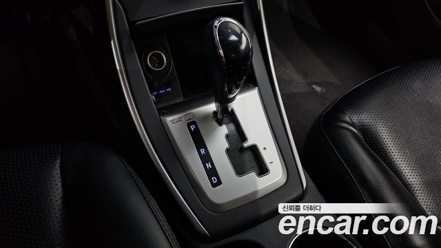 Hyundai AVANTE 2012 — photo 12