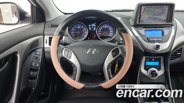 Hyundai AVANTE 2012 — photo 19