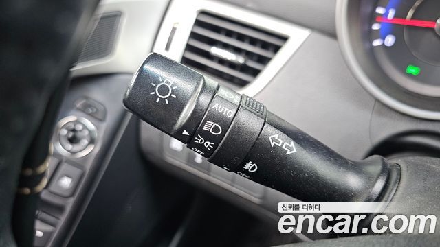 Hyundai AVANTE 2012 — photo 23