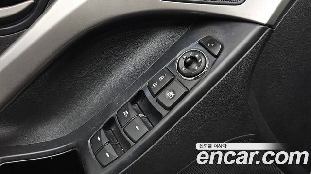 Hyundai AVANTE 2012 — photo 25