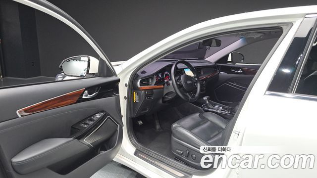 Kia K7 2017 — photo 13