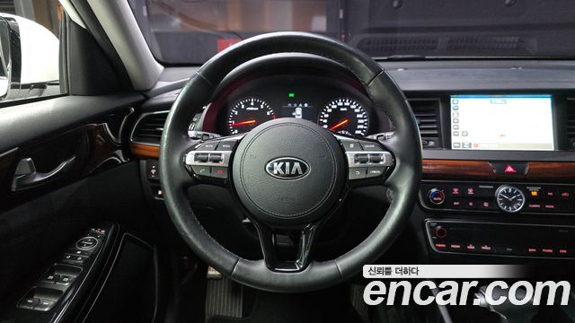 Kia K7 2017 — photo 19