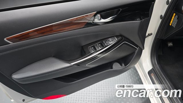Kia K7 2017 — photo 14