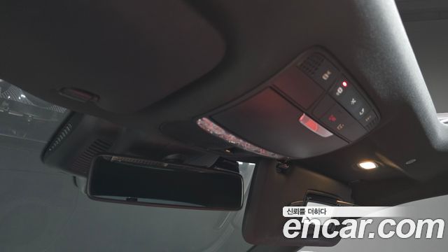 Mercedes-Benz C-Class 2020 — photo 31