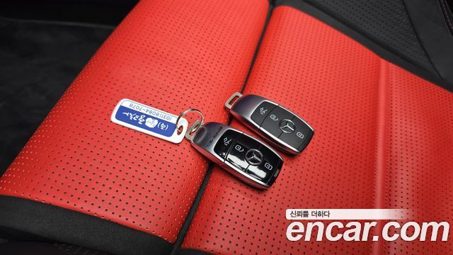 Mercedes-Benz C-Class 2020 — photo 35